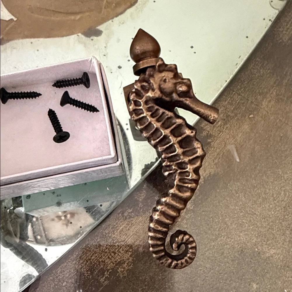 Pair of seahorses wall hooks - Picture 3 of 8